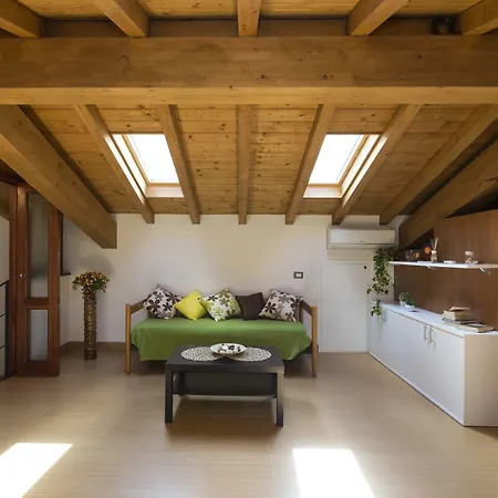 ゲストハウス La Finestra Sul Golfo ラ・スペツィア